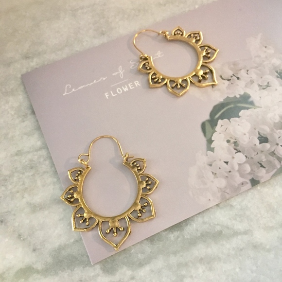 Fire Flower Boho Gypsy Aged Gold Earrings - Picture 2 of 6